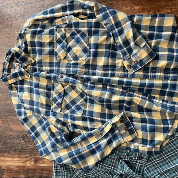 Men’s Medium Duluth and Wrangler Plaid Button Down Lot - Picture 6 of 9